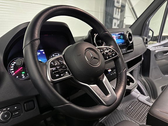 Mercedes-Benz Sprinter 319 2 of 7