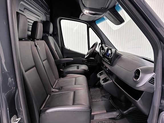 Mercedes-Benz Sprinter 319 4 of 7