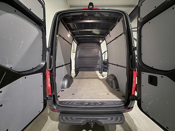 Mercedes-Benz Sprinter 319 7 of 7