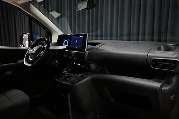 Peugeot e-Partner 25 of 29