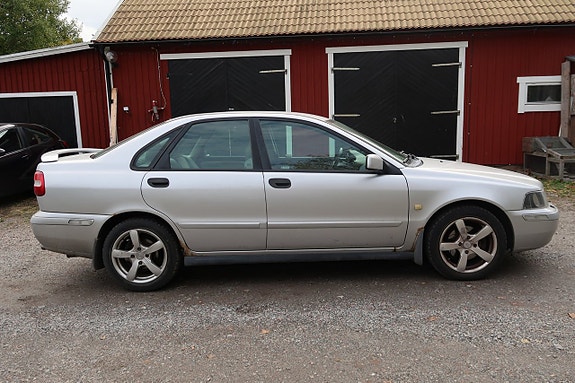 Volvo S40 3 of 9