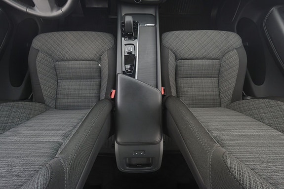 Volvo XC60 14 of 30