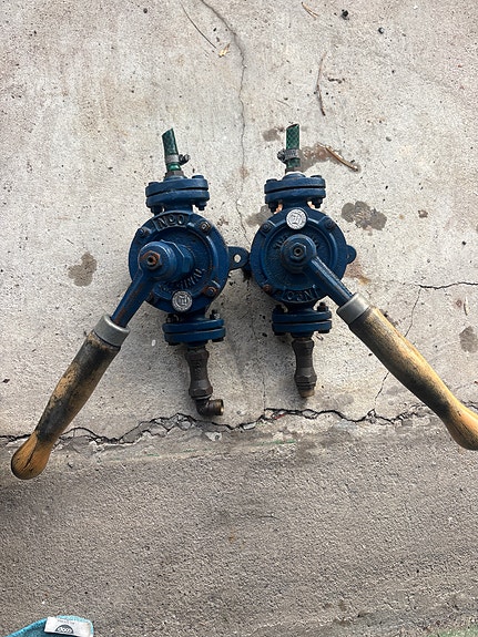 2 st handpumpar Gustavsberg No 0