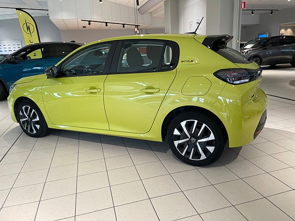 Peugeot 208 5 of 16