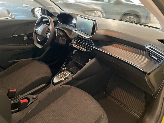 Peugeot 208 10 of 16