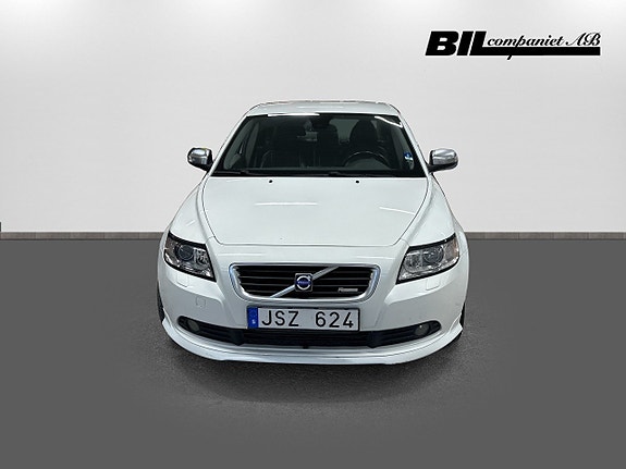 Volvo S40 2 of 15