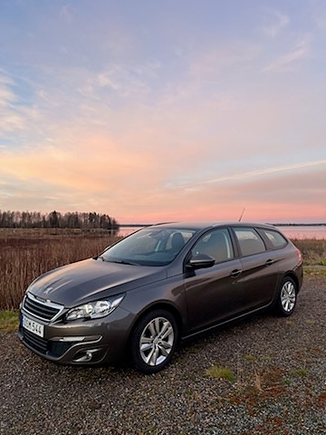 Peugeot 308 SW 4 of 8