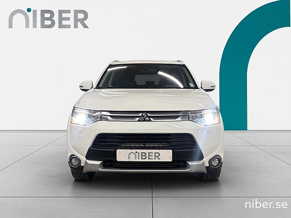 Mitsubishi Outlander 2 of 23