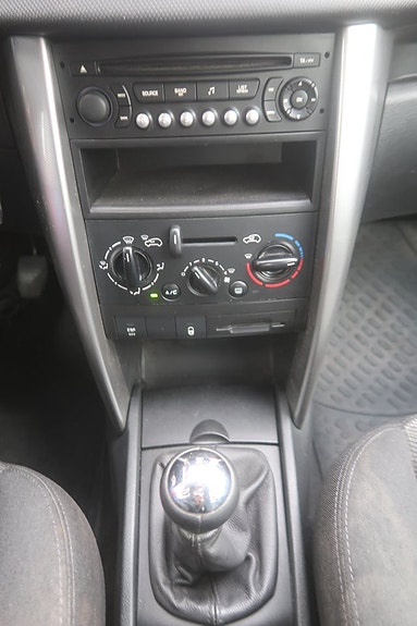 Peugeot 207 10 of 22