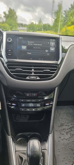 Peugeot 208 6 of 8