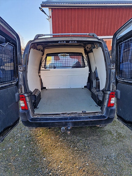 Peugeot Partner 3 of 3