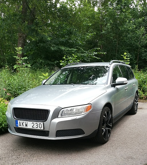 Volvo V70 4 of 5