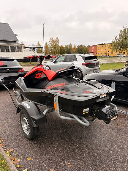 SeaDoo Sea-Doo Spark Trixx 2 up 2021 - 44h inkl. Click & Go trailer. 4 of 12