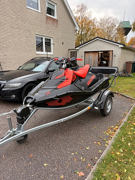 SeaDoo Sea-Doo Spark Trixx 2 up 2021 - 44h inkl. Click & Go trailer. 2 of 12