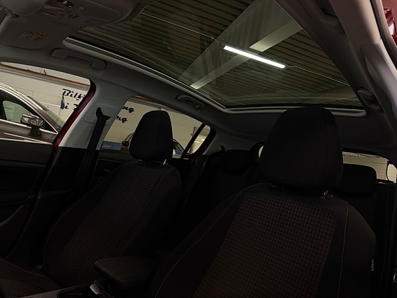 Peugeot 308 8 of 19