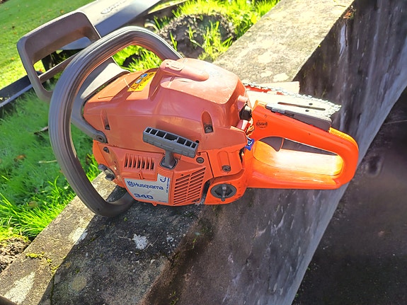 Husqvarna motorsåg orange
