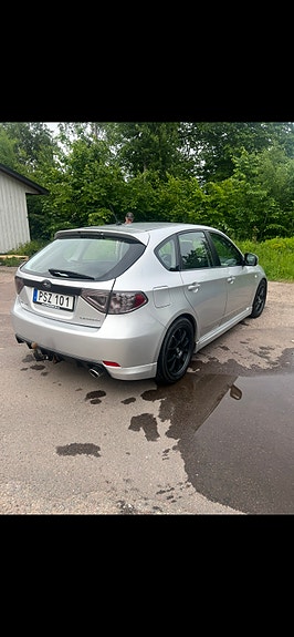 Subaru Impreza 4 of 9