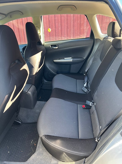 Subaru Impreza 6 of 9