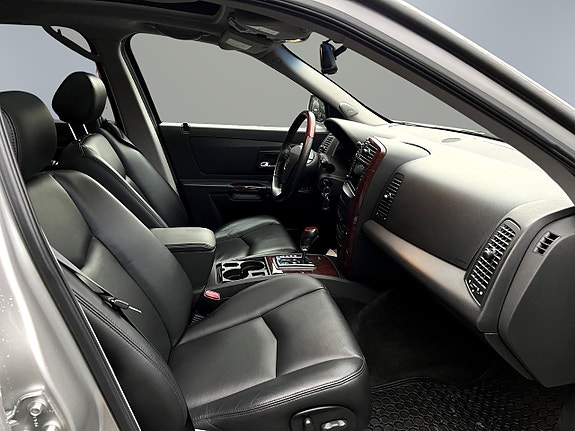 Cadillac SRX 5 of 14