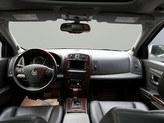 Cadillac SRX 9 of 14