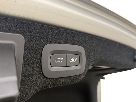 Volvo S90 10 of 30