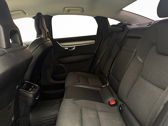 Volvo S90 30 of 30