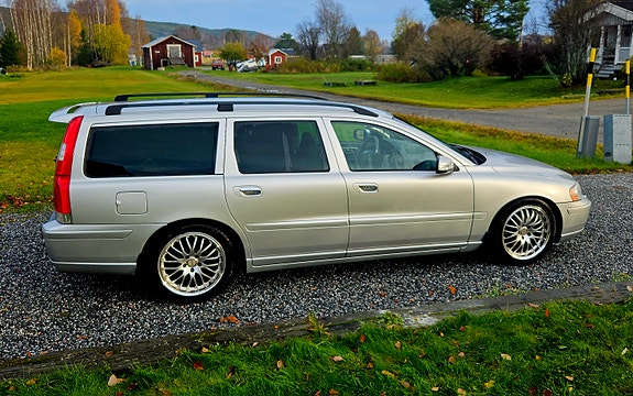 Volvo V70 5 of 9