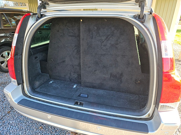 Volvo V70 9 of 9