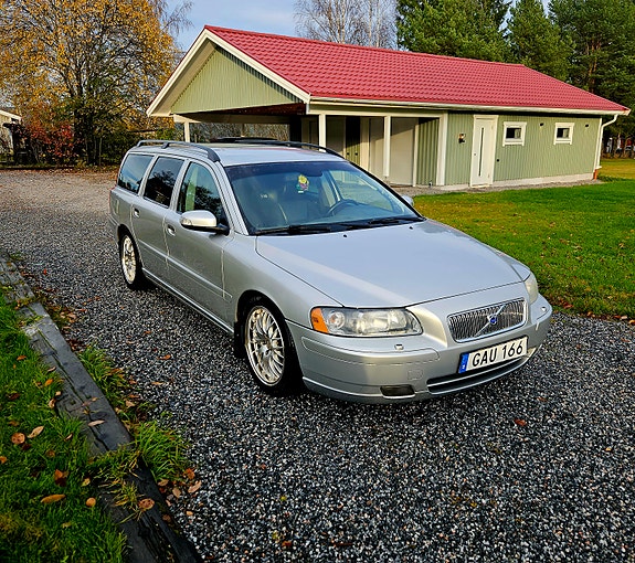 Volvo V70 4 of 9