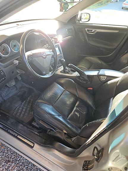 Volvo V70 7 of 9