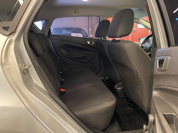Ford Fiesta 12 of 19