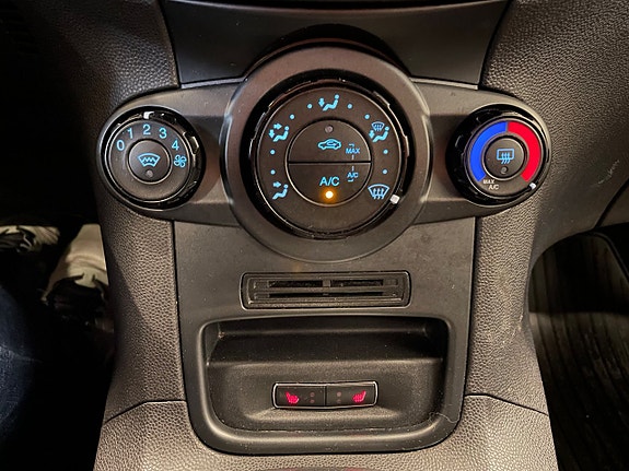 Ford Fiesta 17 of 19