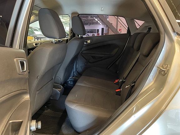 Ford Fiesta 9 of 19