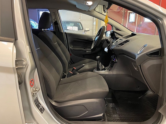 Ford Fiesta 11 of 19
