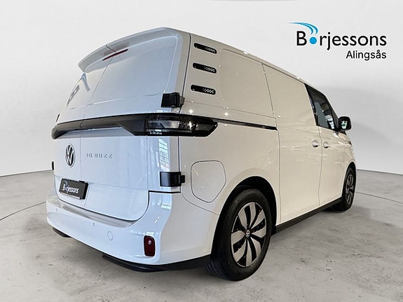 Volkswagen ID. Buzz 6 of 9
