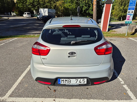 Kia Rio 5 of 15
