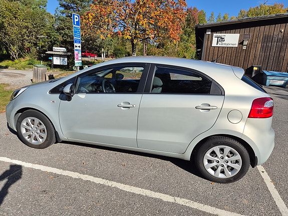 Kia Rio 4 of 15