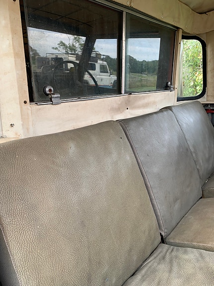 Land Rover 109 9 of 13