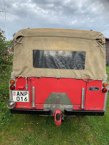 Land Rover 109 12 of 13