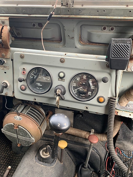Land Rover 109 11 of 13