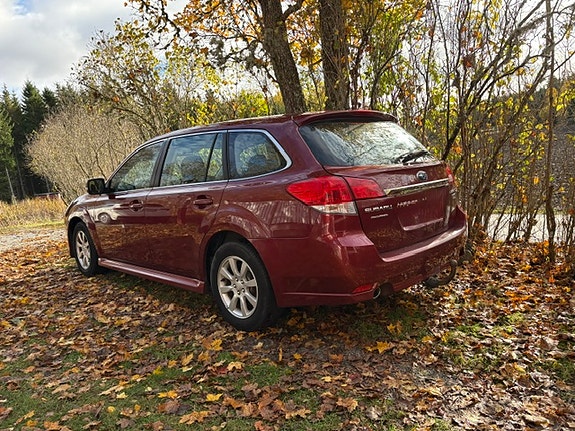 Subaru Legacy 4 of 5