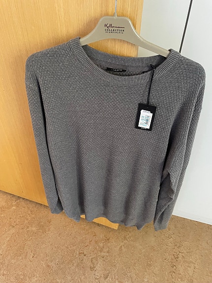 Product image 1 of 8