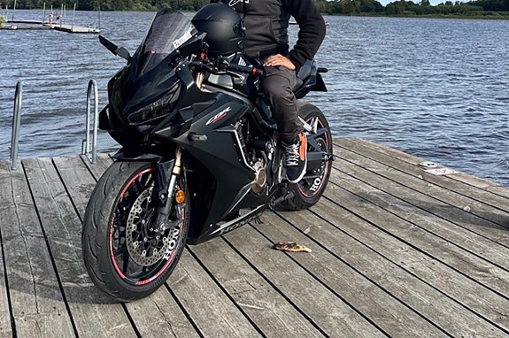 Honda CBR650R 4 of 20