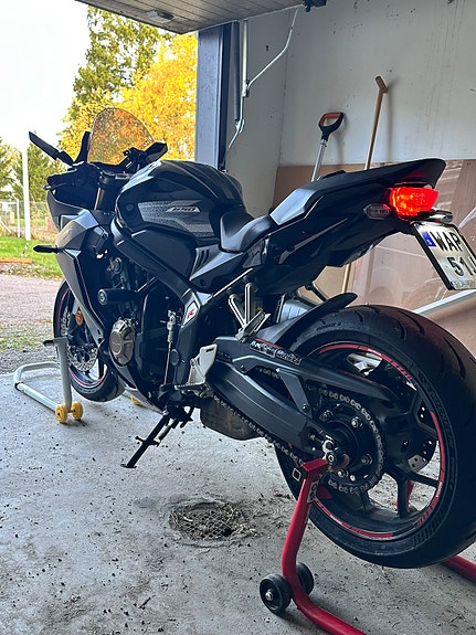 Honda CBR650R 6 of 20