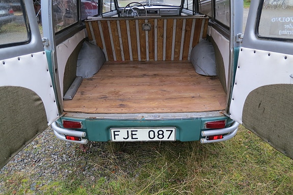 Volvo PV445 5 of 8