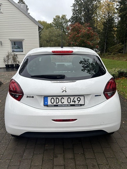 Peugeot 208 4 of 5