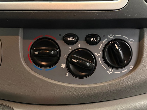 Opel Vivaro 15 of 18