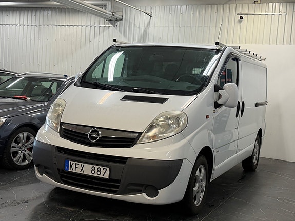 Opel Vivaro 2 of 18