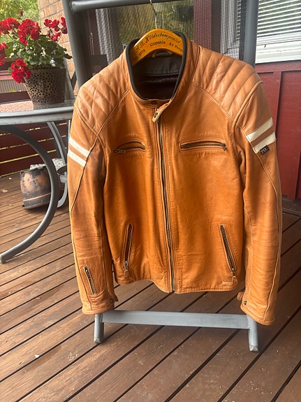 Product image 1 of 5