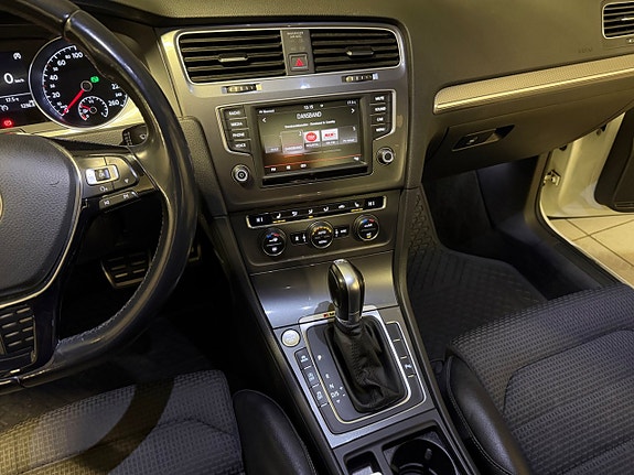 Volkswagen Golf Alltrack 12 of 30